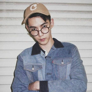 少司缘被脱鞋挠脚心
